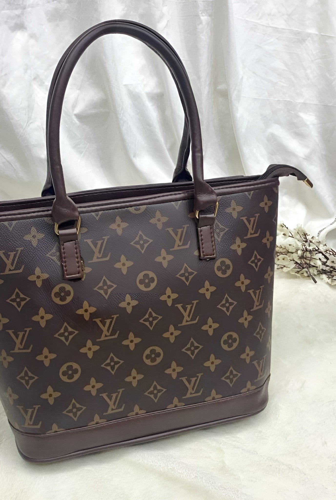 Louis Vuitton Neverfull MM Monogram Handbag