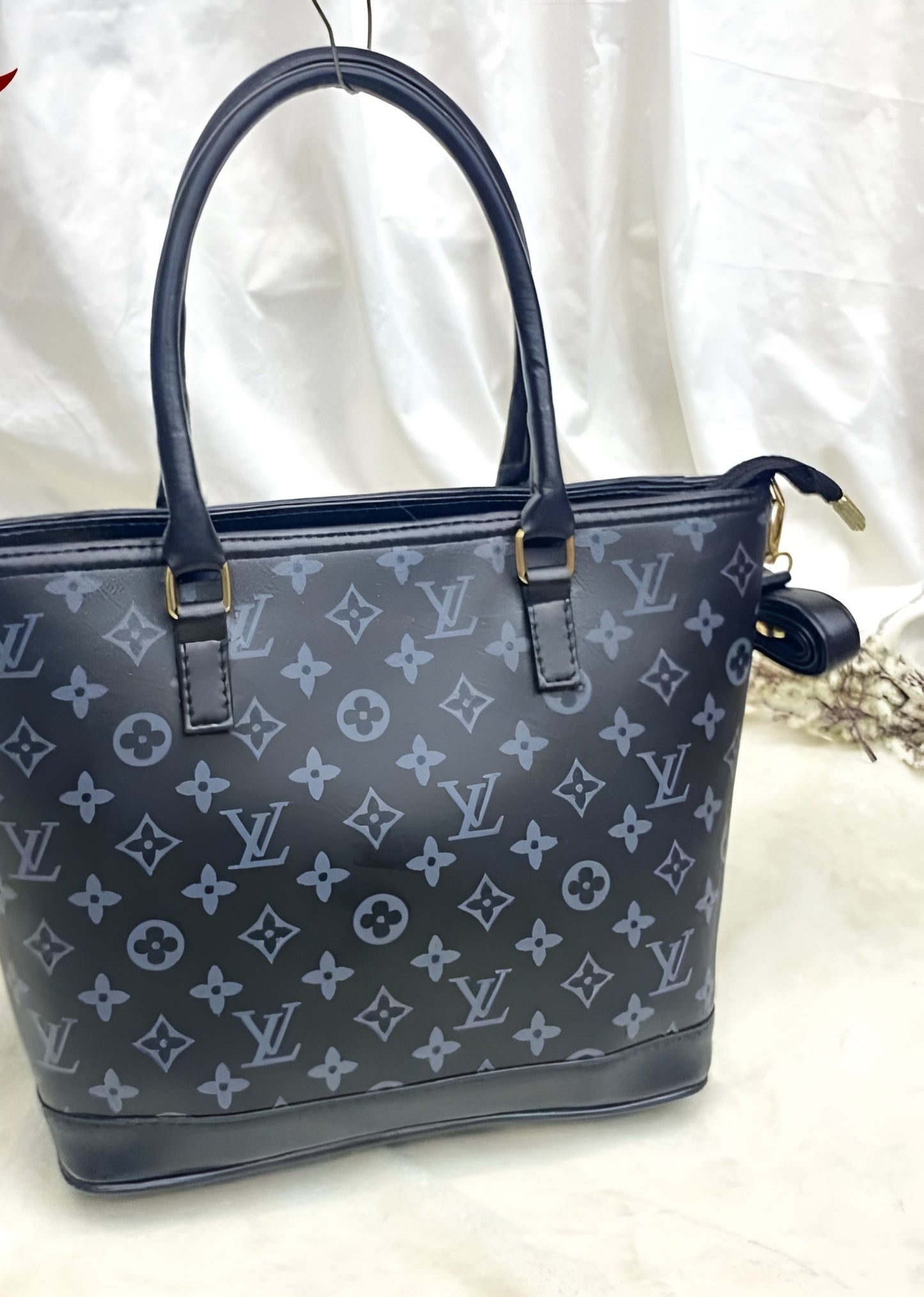Louis Vuitton Neverfull MM Monogram Handbag
