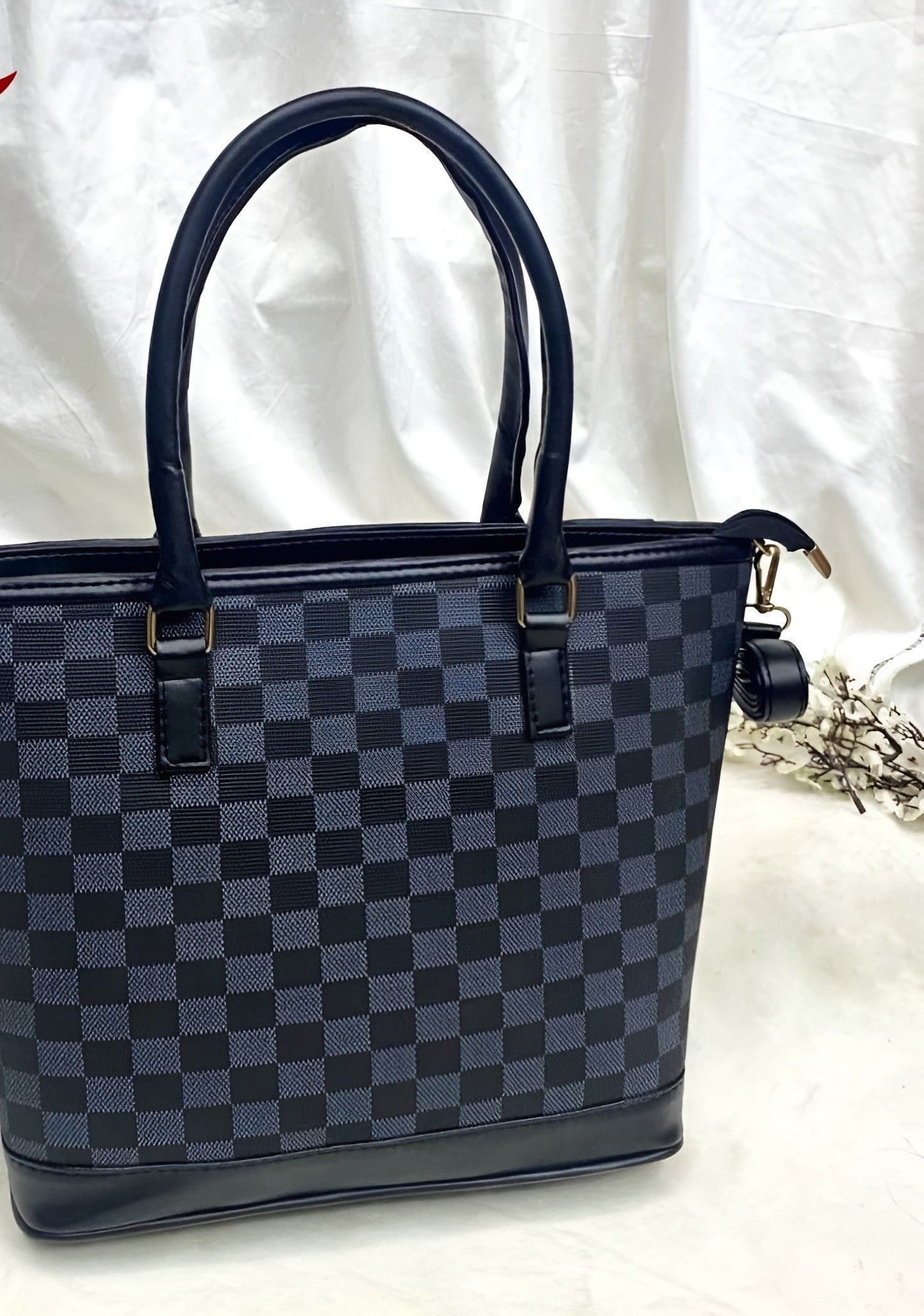 Louis Vuitton Neverfull MM Monogram Handbag