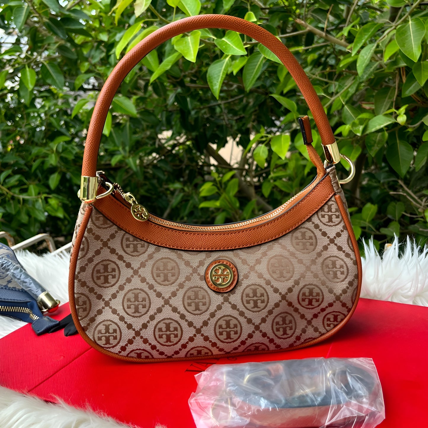 Torch Burch Cross Shoulder Bag